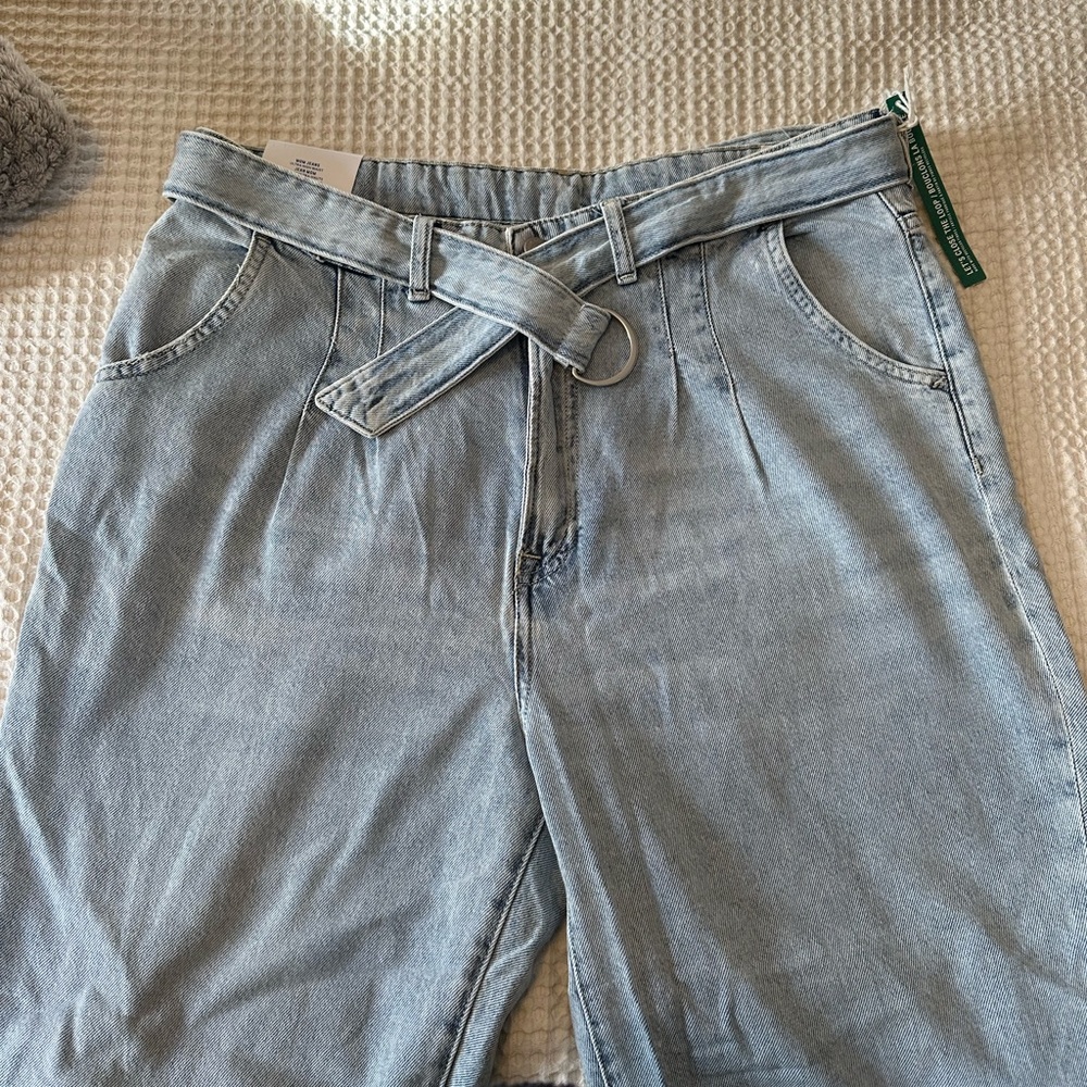 NWT- H&M ultra high waist mom jeans. Size 14.